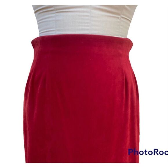 Casual Corner Annex Long Skirt Sz. 10 Red Poly/Spandex Blend. - Picture 3 of 12